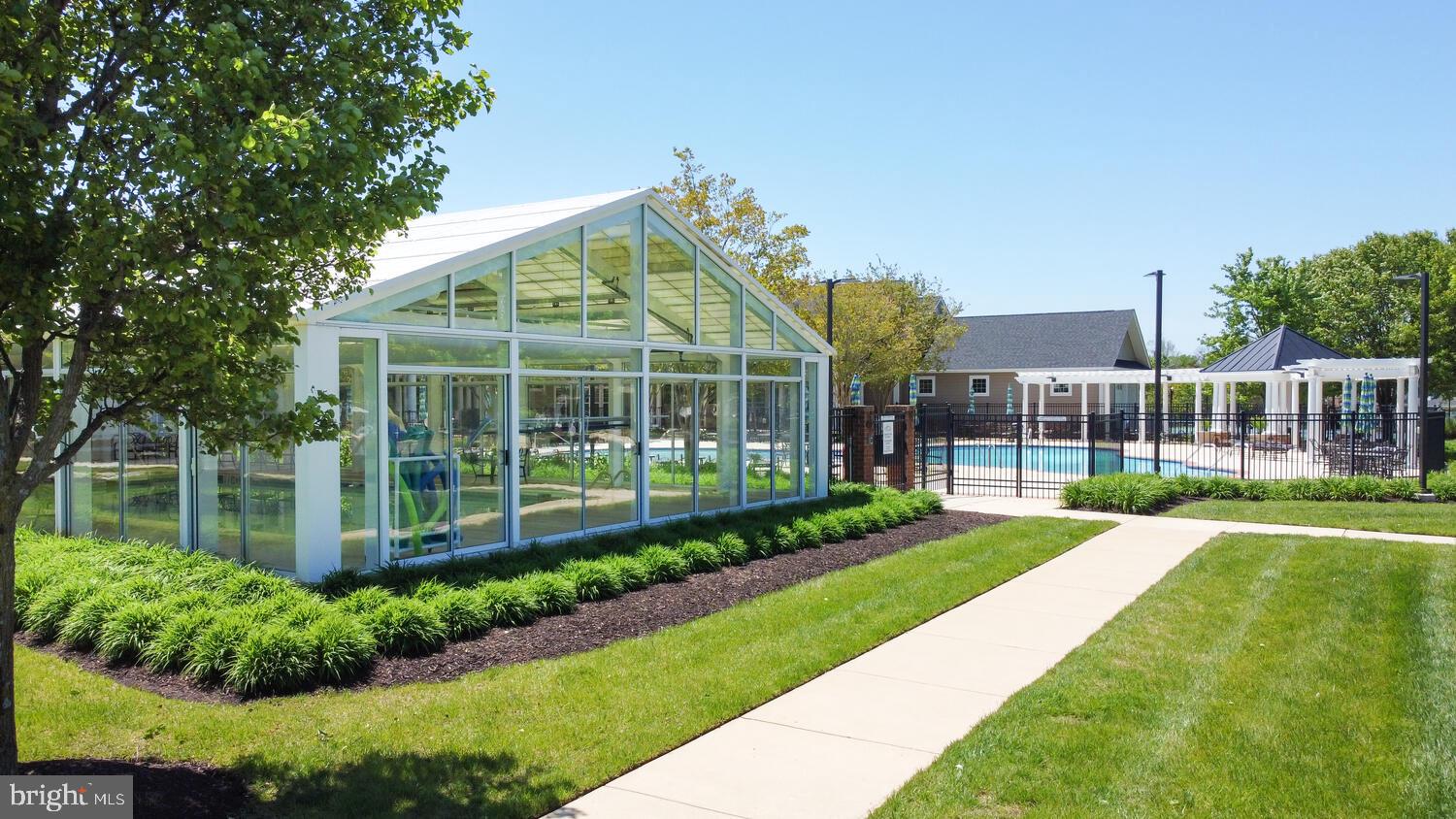 SYMPHONY VILLAGE AT CENTREVILLE - Residential