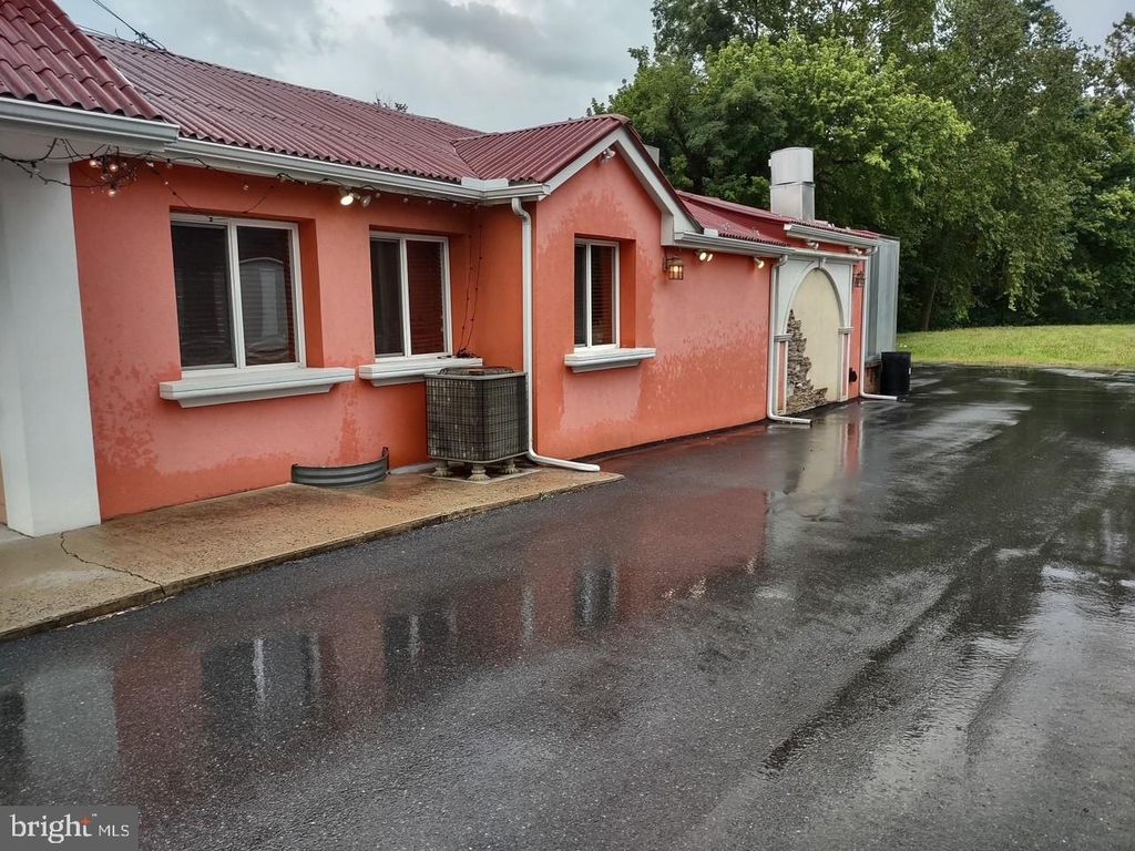 Photo of 408 Loudon Street W, CHAMBERSBURG, PA 17201 (MLS # PAFL2029342)