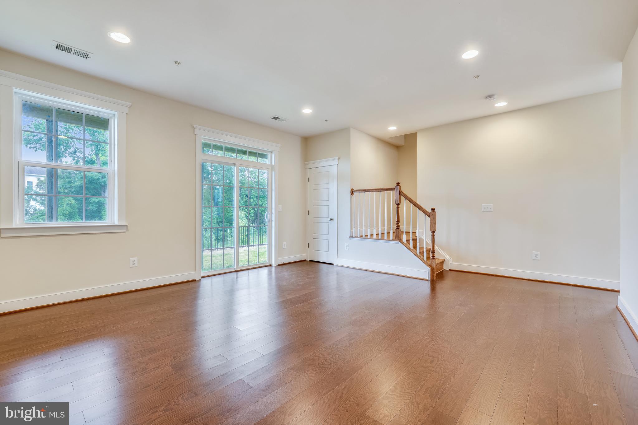 10211 TRAVILAH GROVE