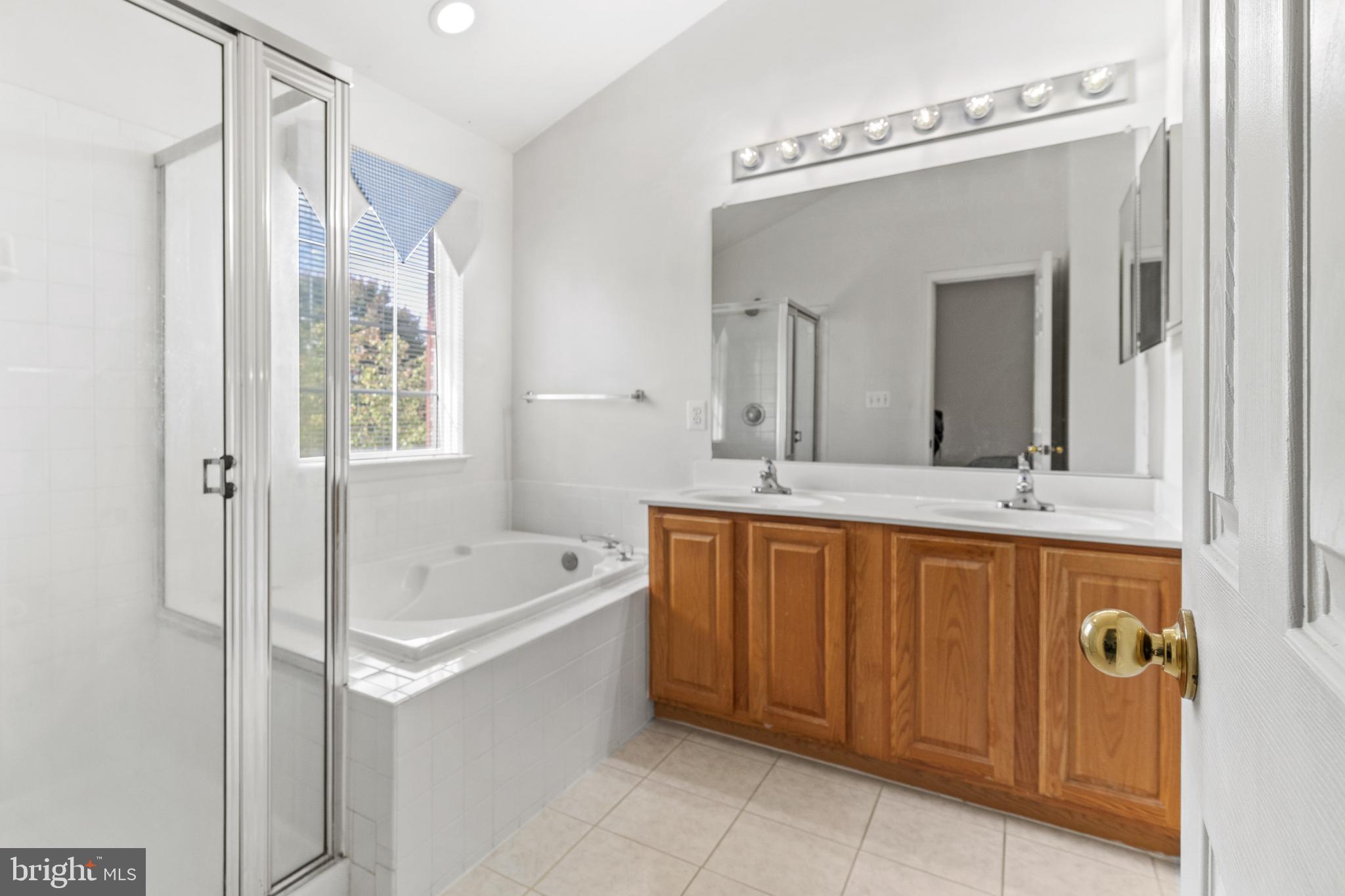 RANDOM HILLS - Residential