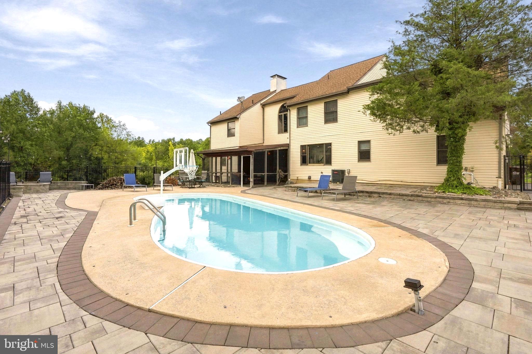 1580 MELVILLE DRIVE