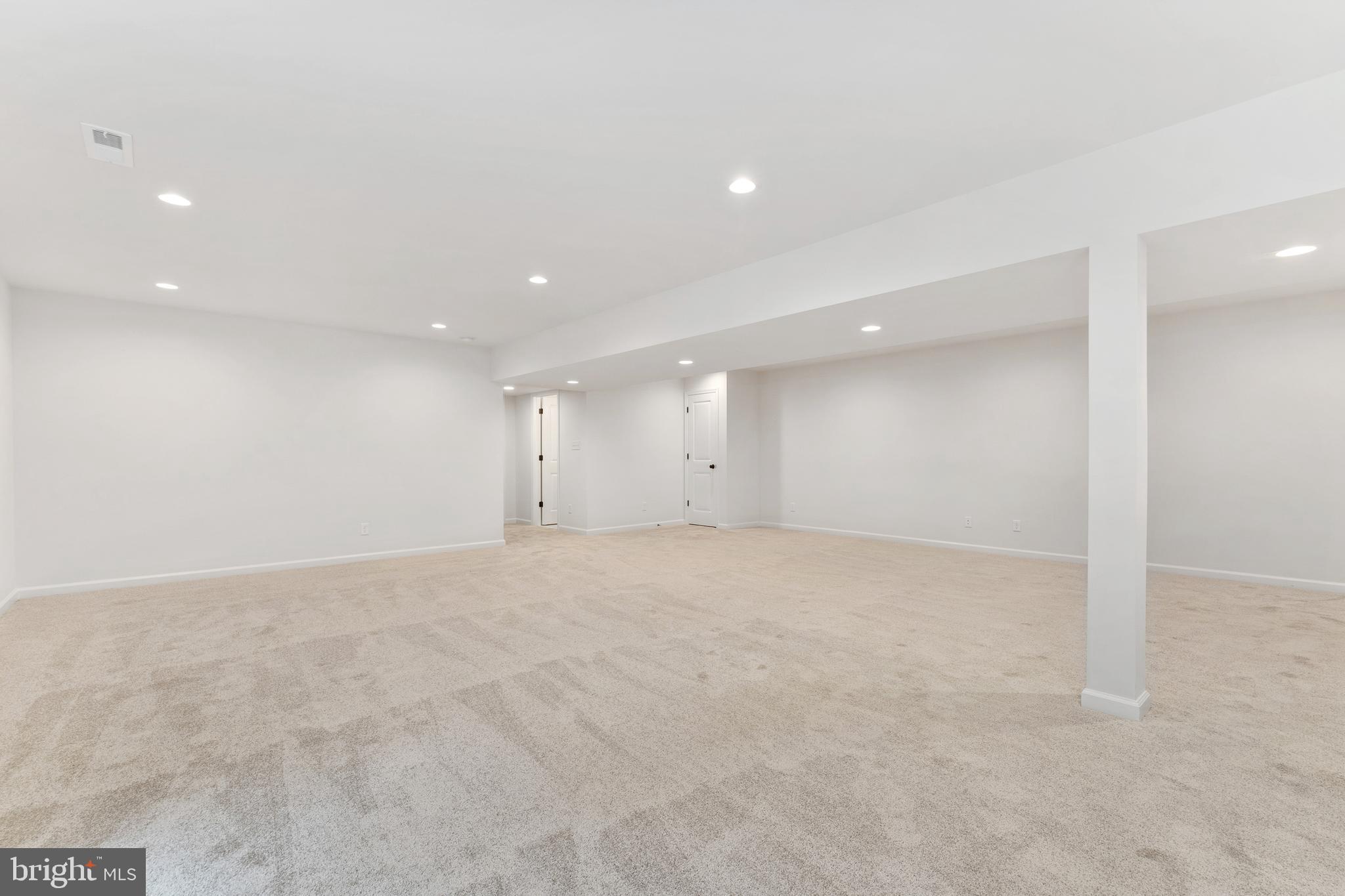 LAKE ANNA WOODS - Residential