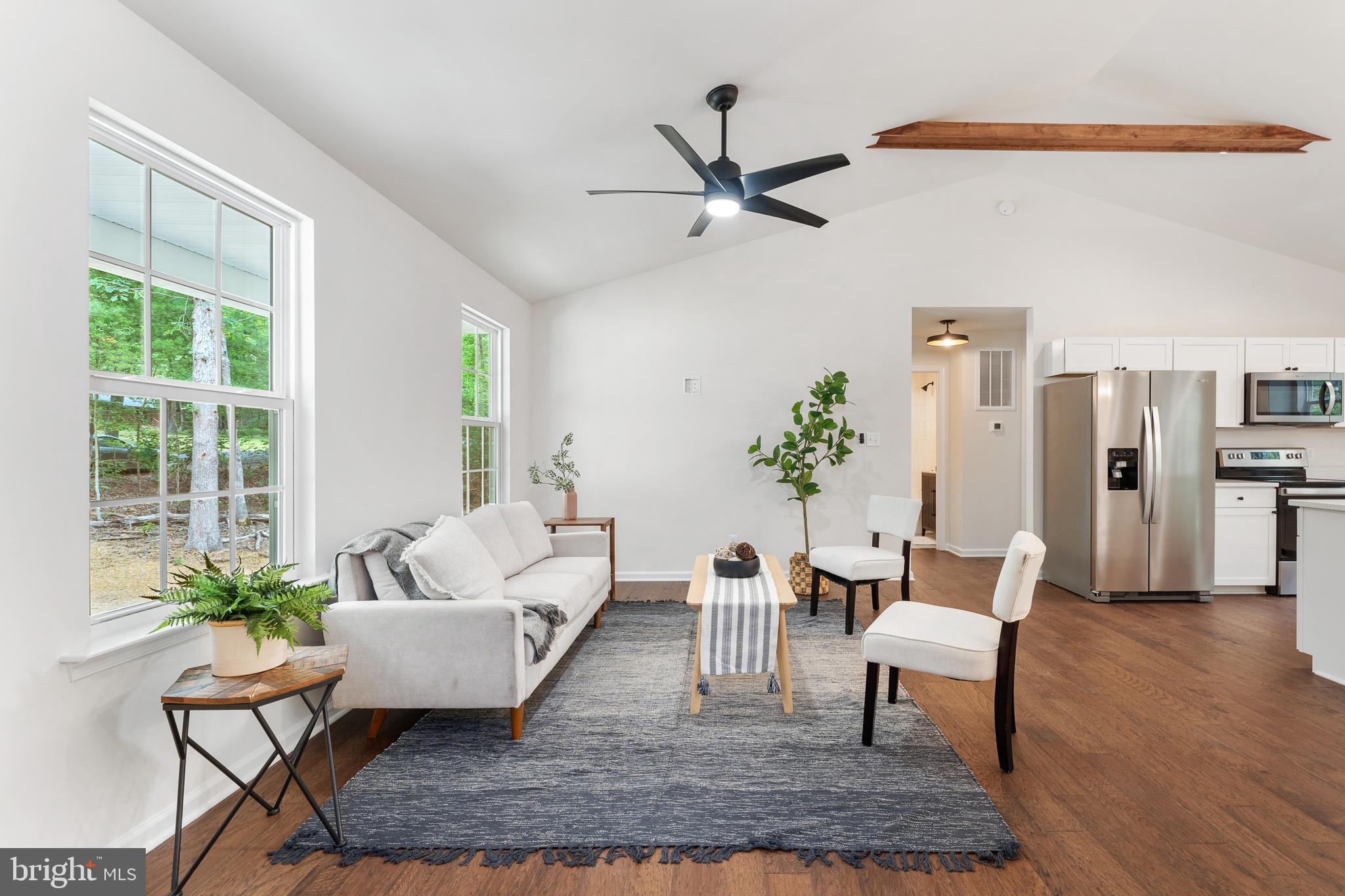 LAKE ANNA WOODS - Residential