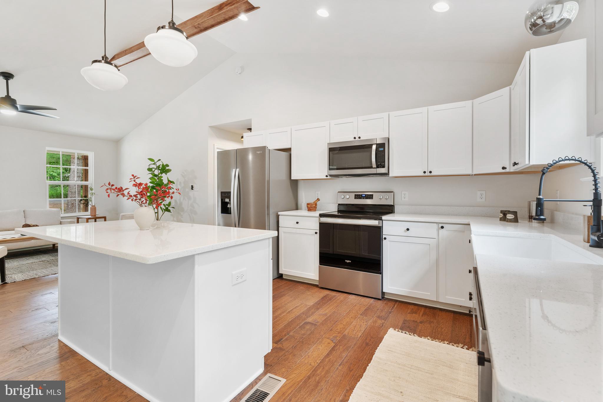 LAKE ANNA WOODS - Residential