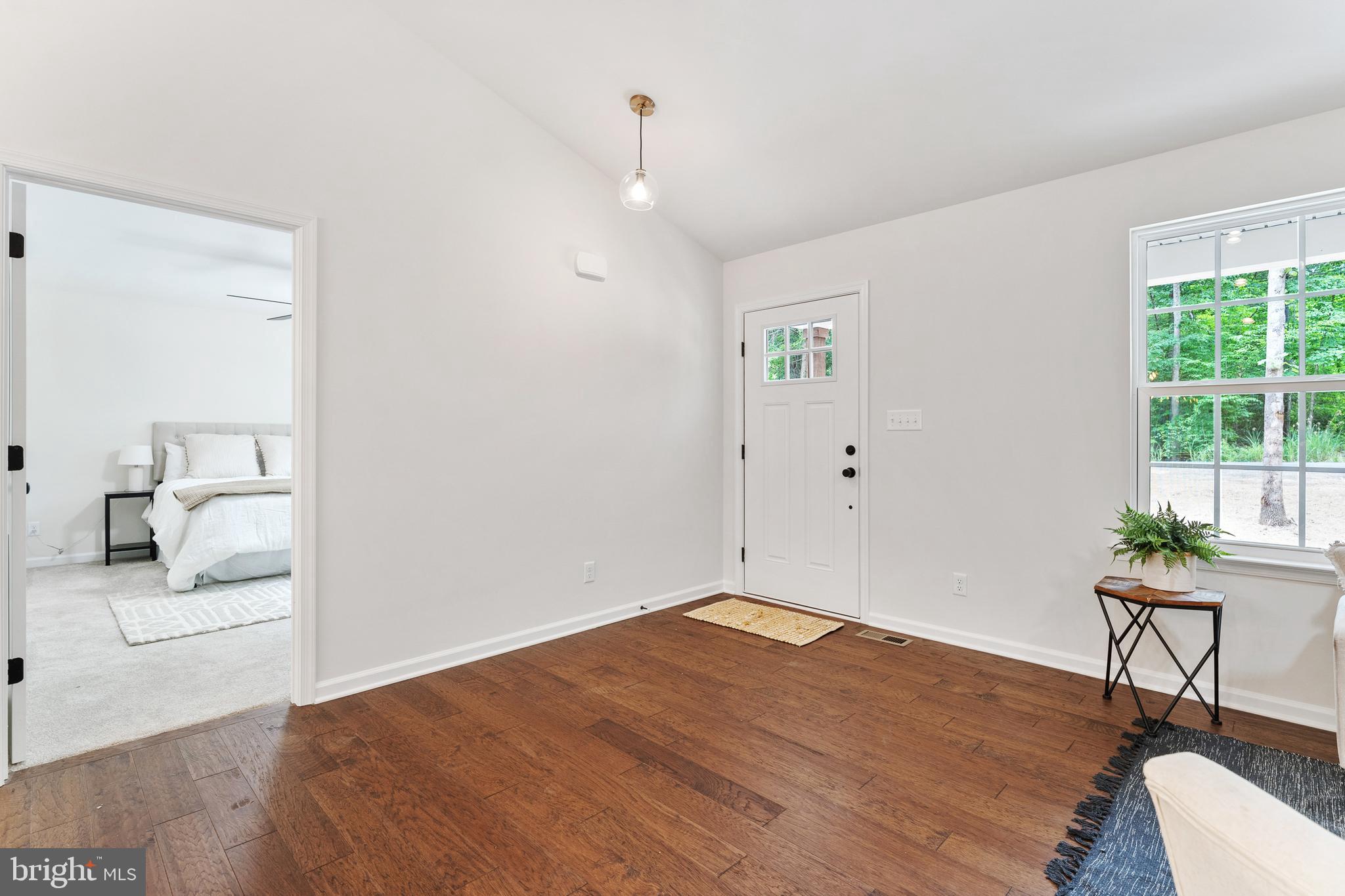 LAKE ANNA WOODS - Residential