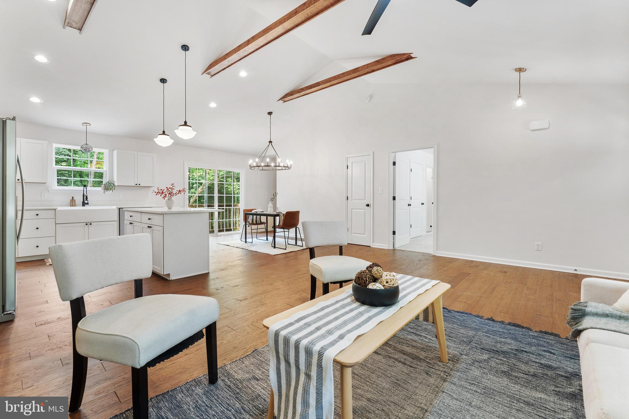 LAKE ANNA WOODS - Residential