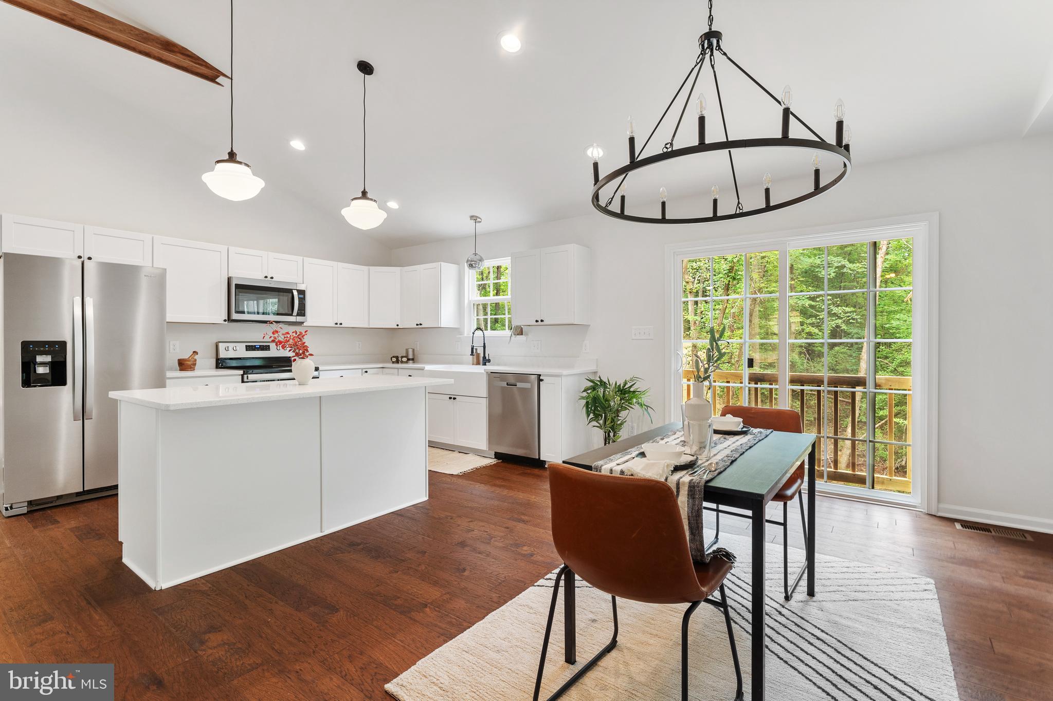 LAKE ANNA WOODS - Residential