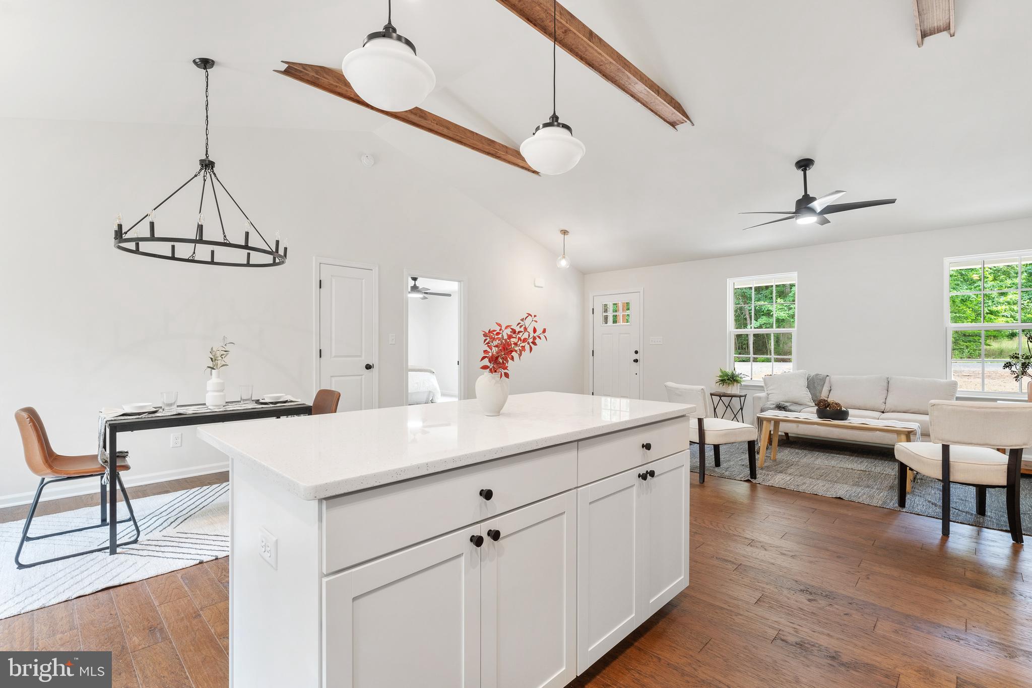 LAKE ANNA WOODS - Residential