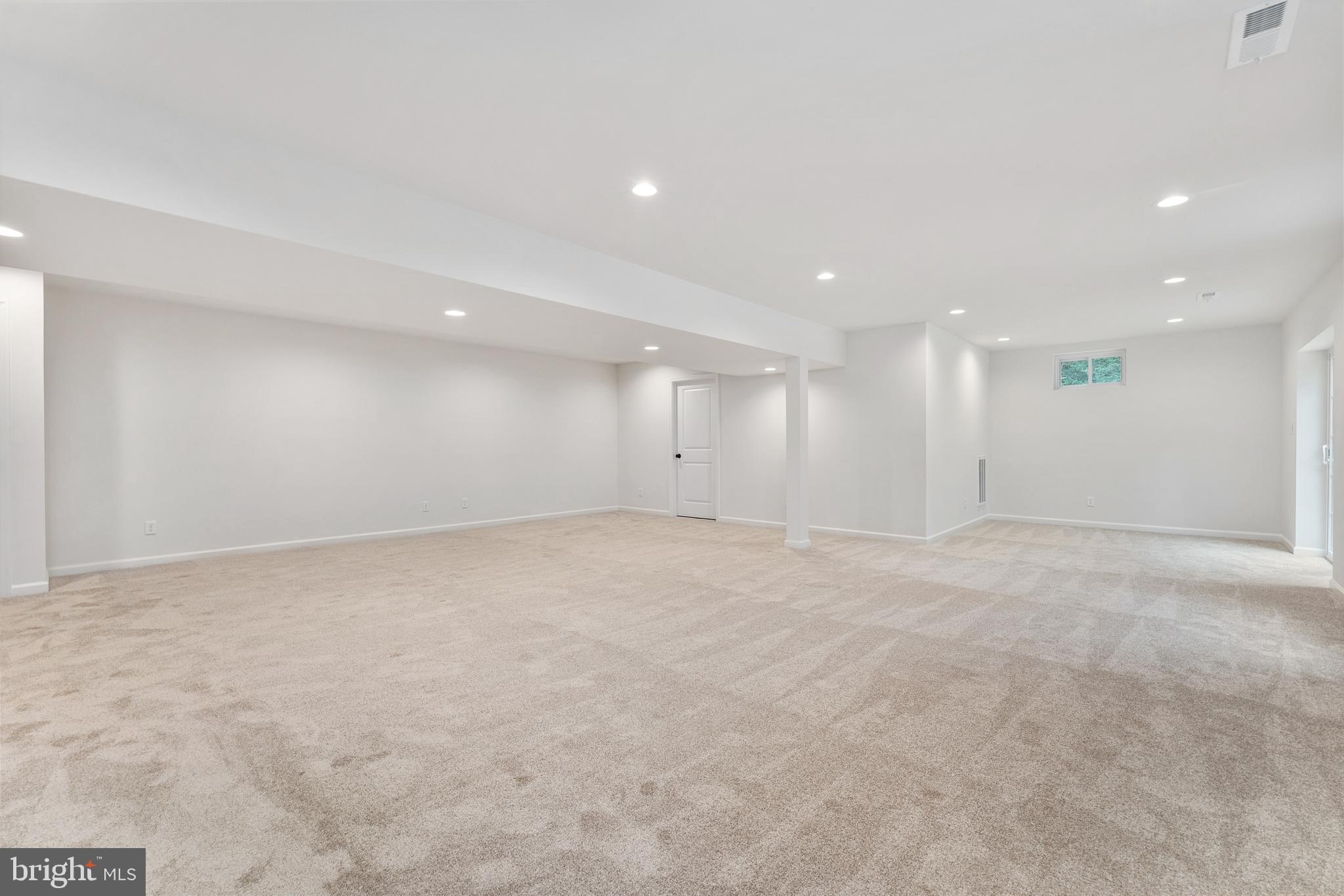 LAKE ANNA WOODS - Residential