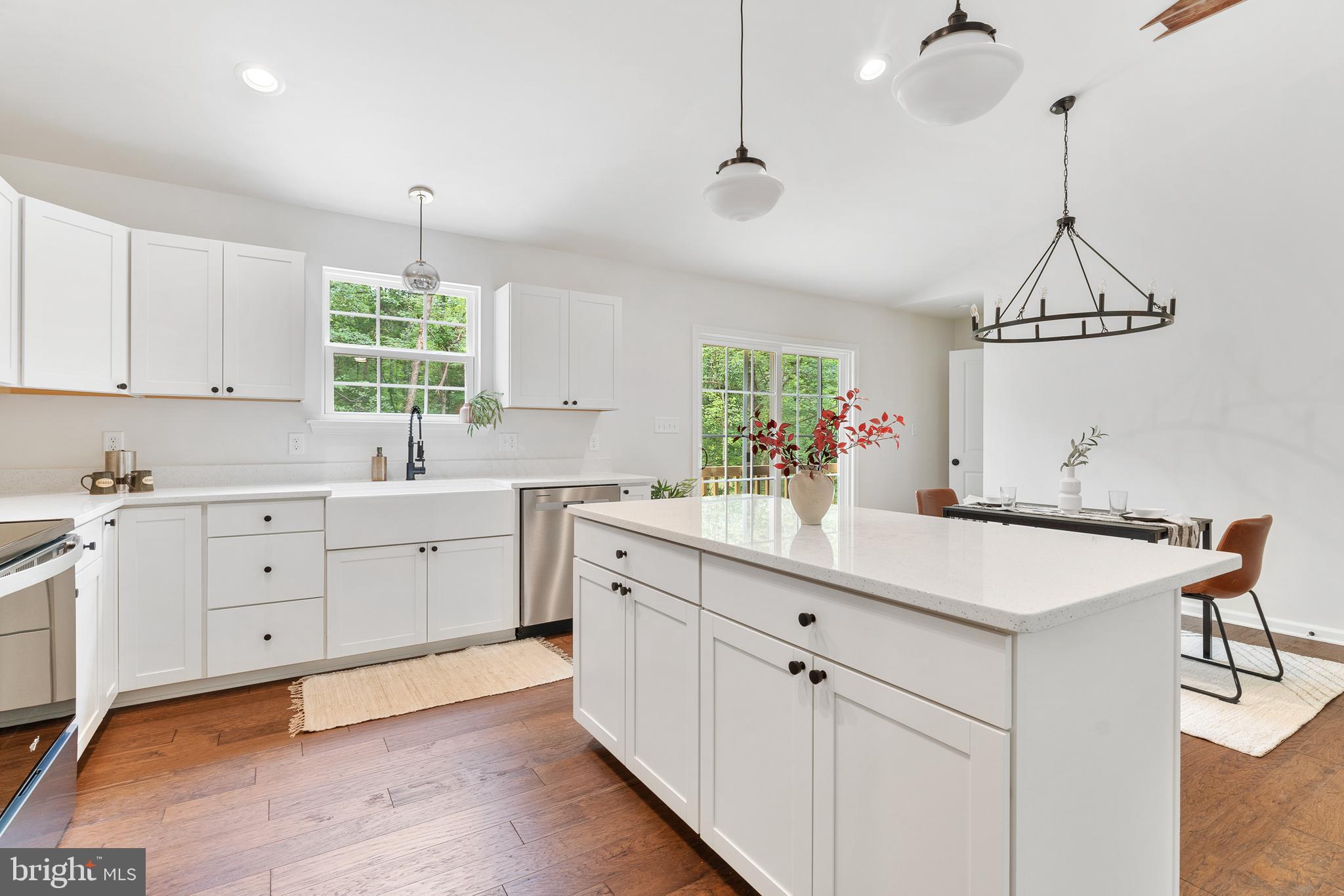 LAKE ANNA WOODS - Residential