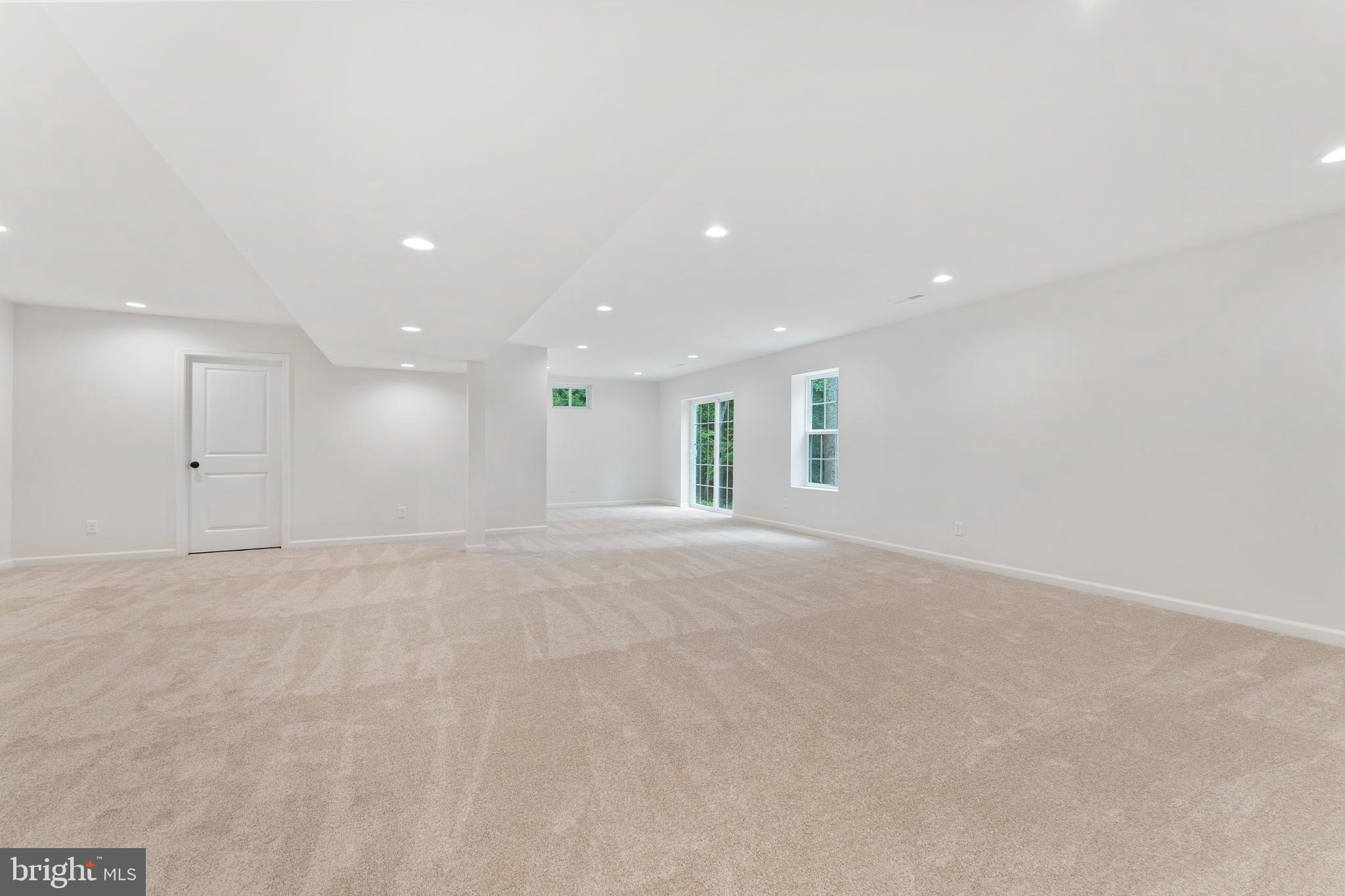 LAKE ANNA WOODS - Residential