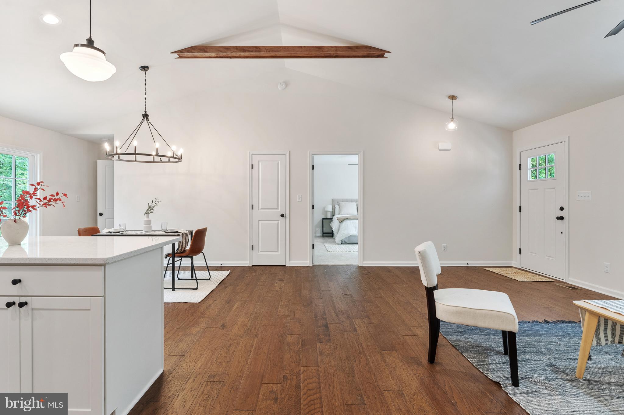 LAKE ANNA WOODS - Residential