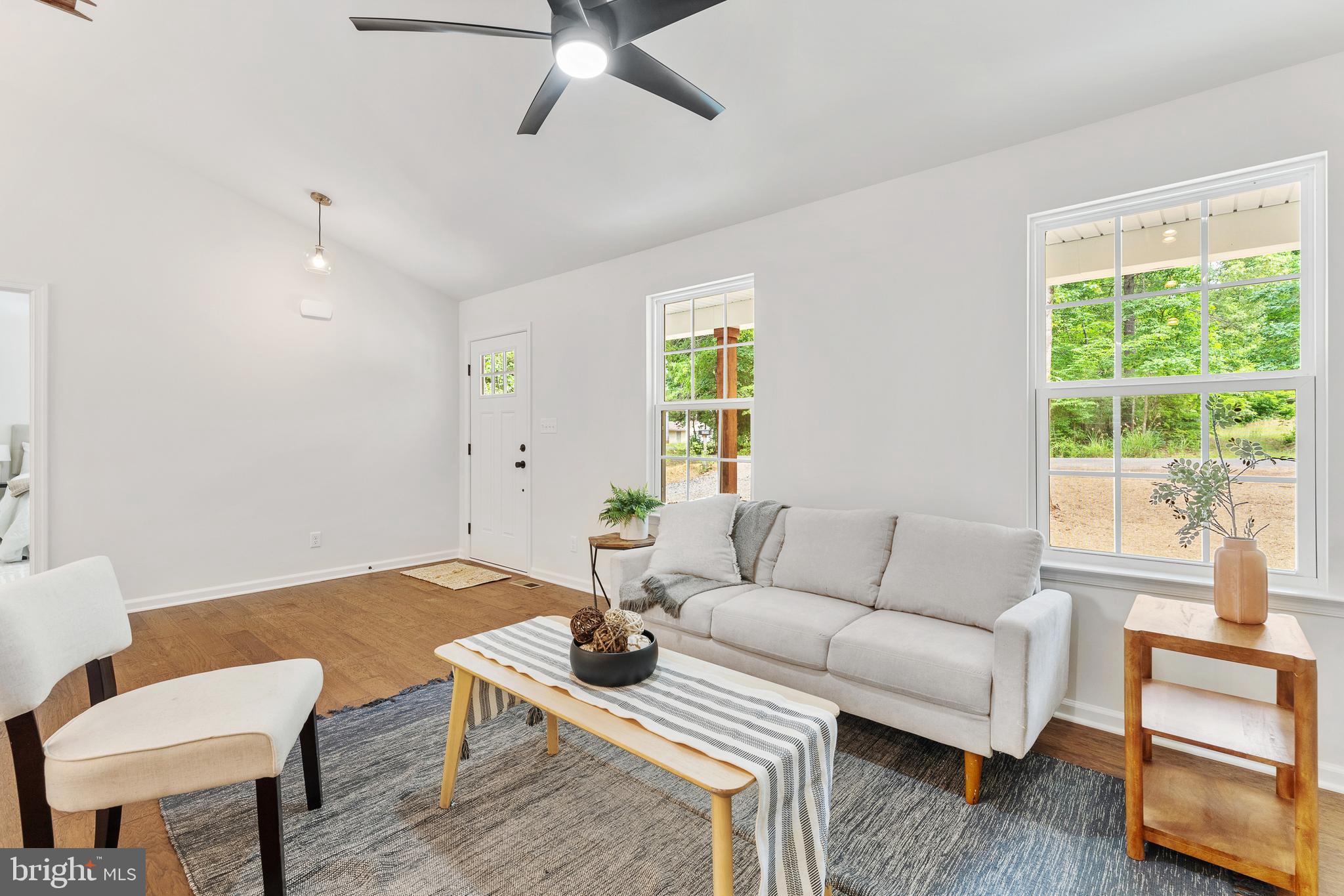 LAKE ANNA WOODS - Residential