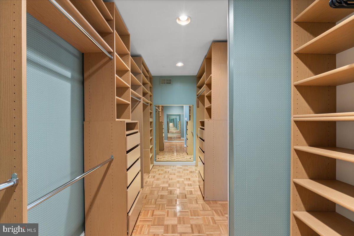 TALLY HO - Residential