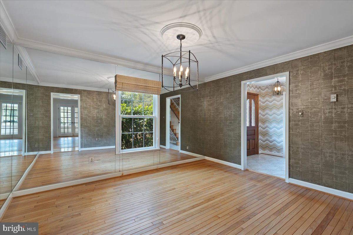 TALLY HO - Residential