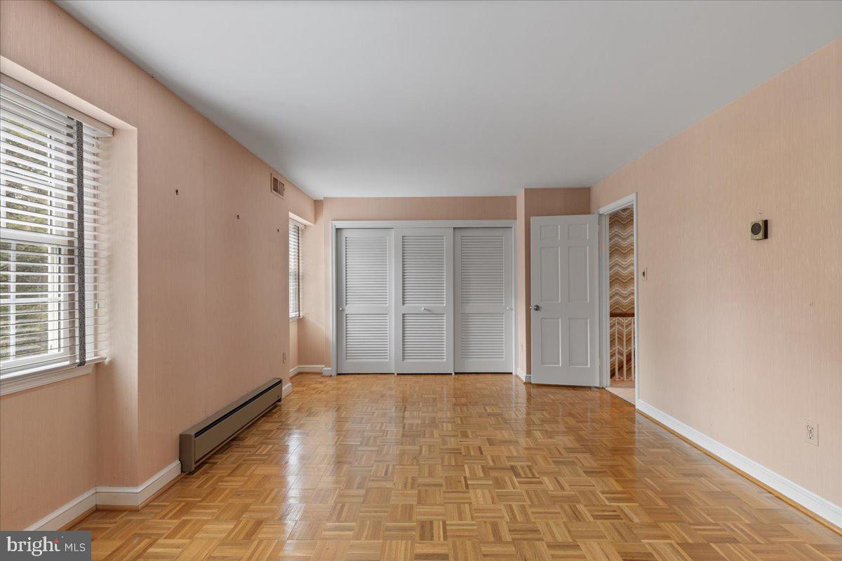 TALLY HO - Residential