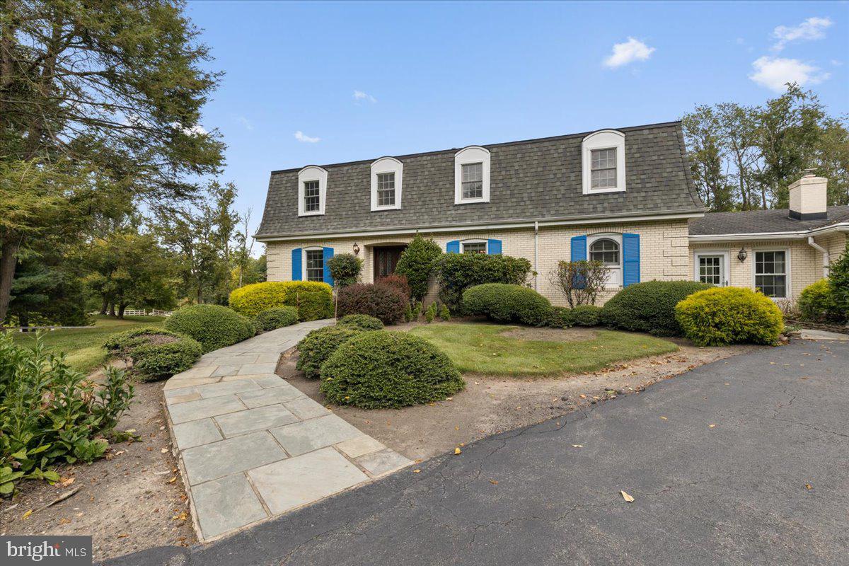 TALLY HO - Residential