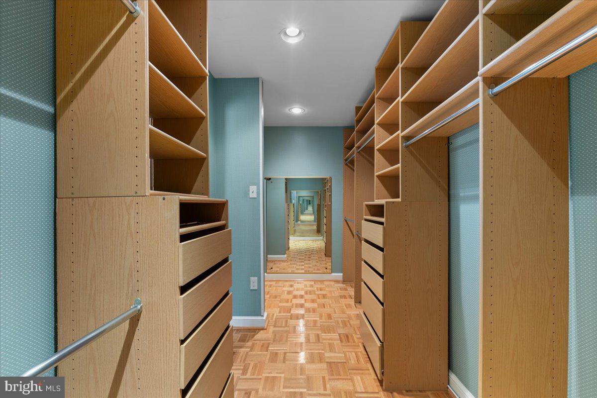 TALLY HO - Residential