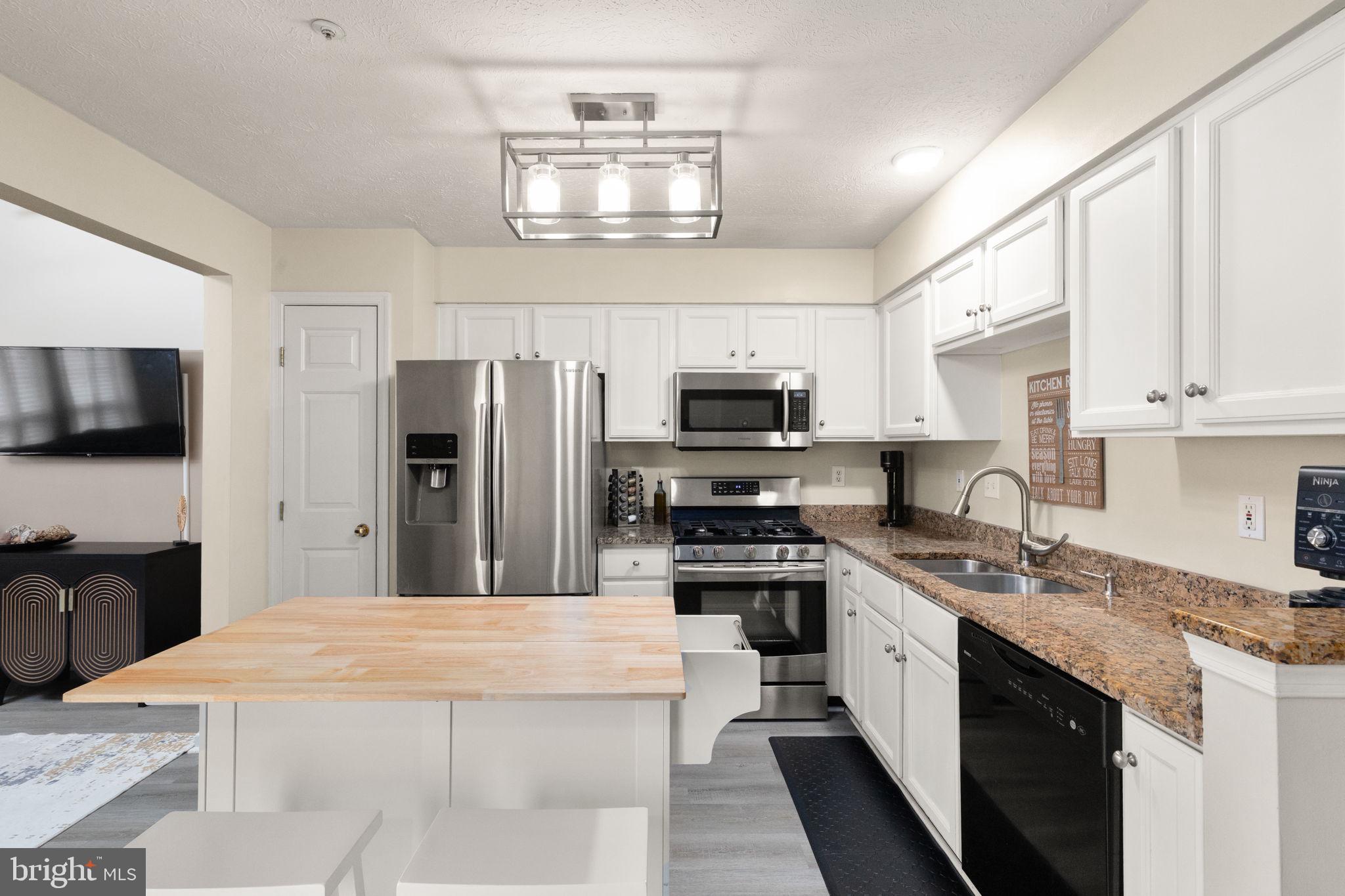 CASTLE STONE AT WHITE MARSH - Residential