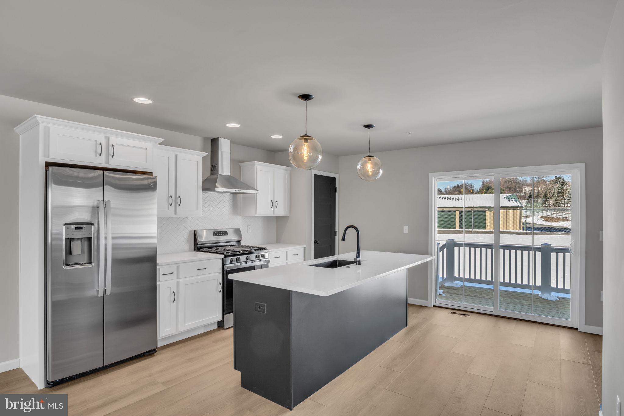 CREEK TERRACE - Residential