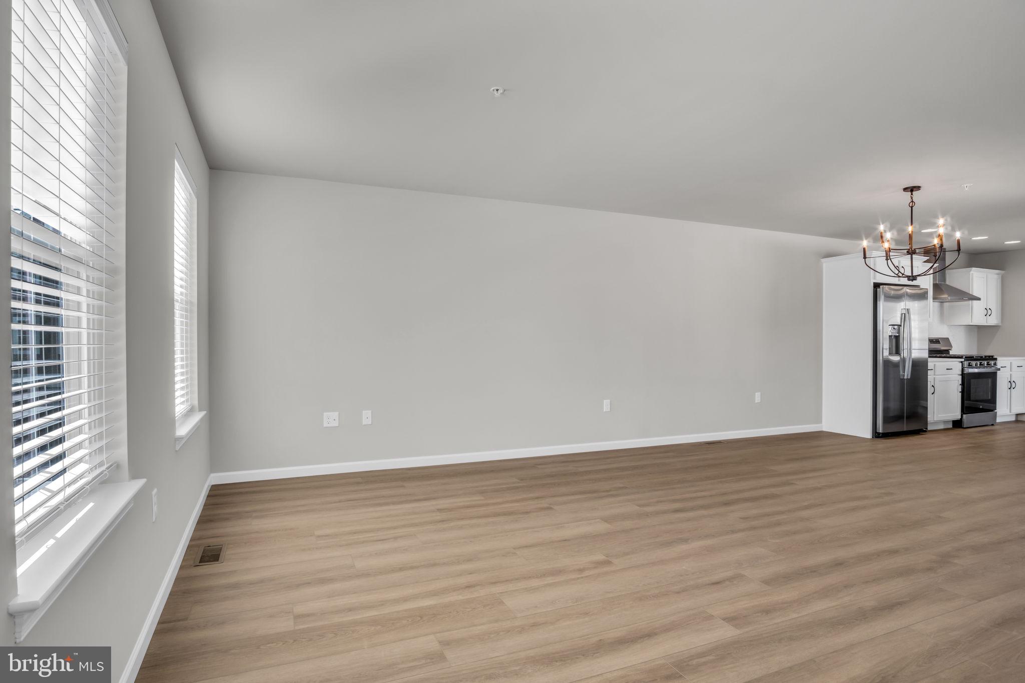 16 MORGAN CIRCLE 007-02