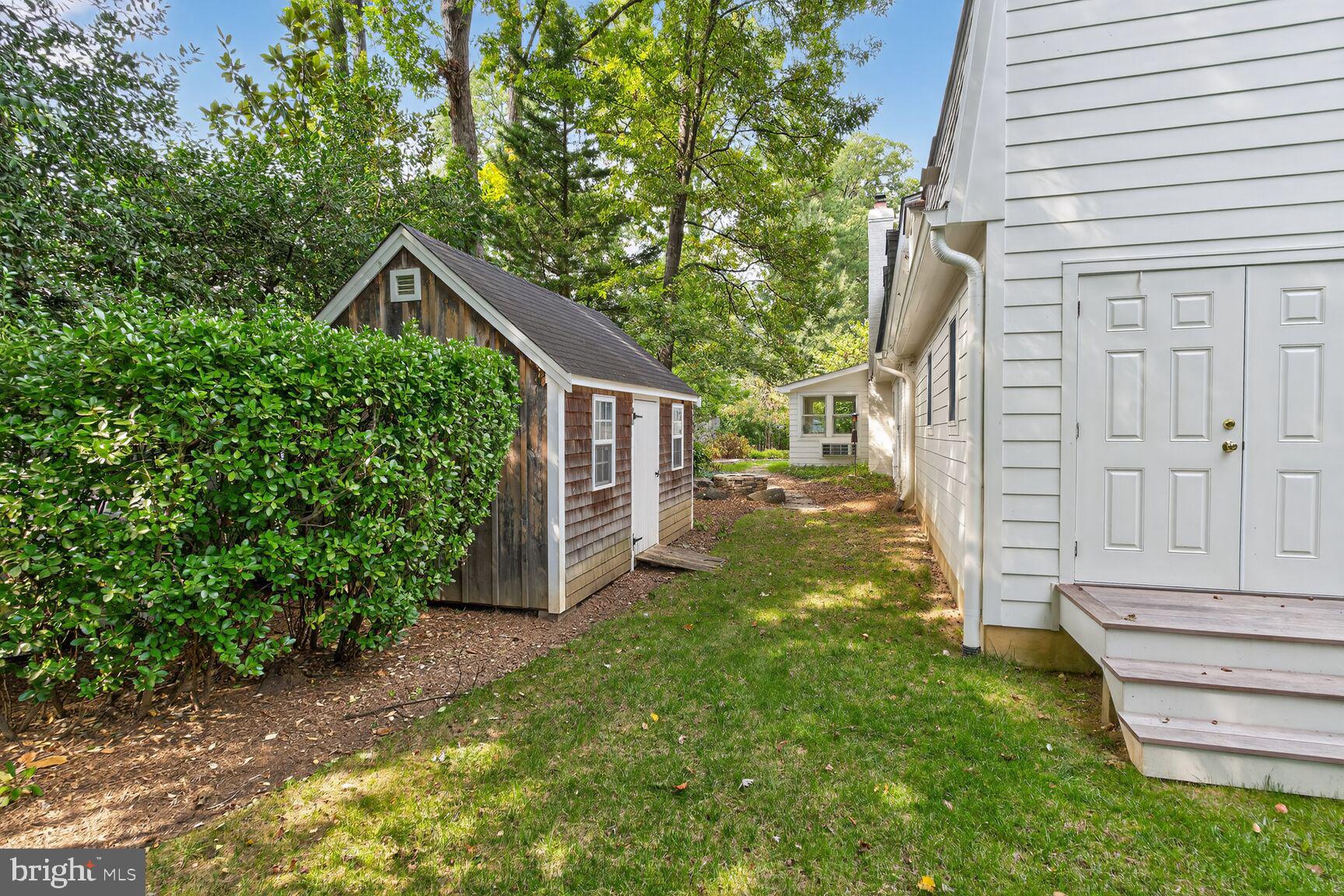 AZALEA ACRES - Residential