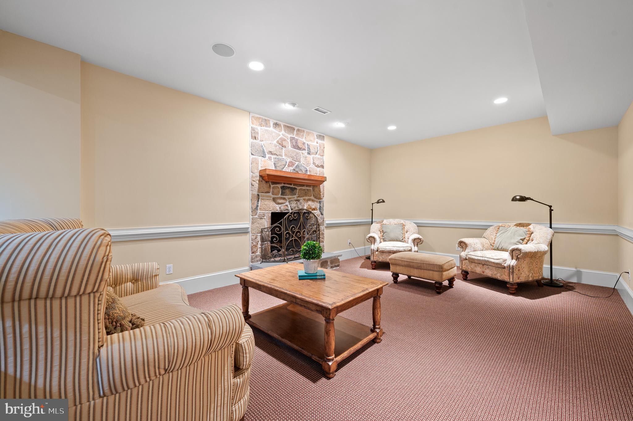 SPRING MEADOW FARM - Residential