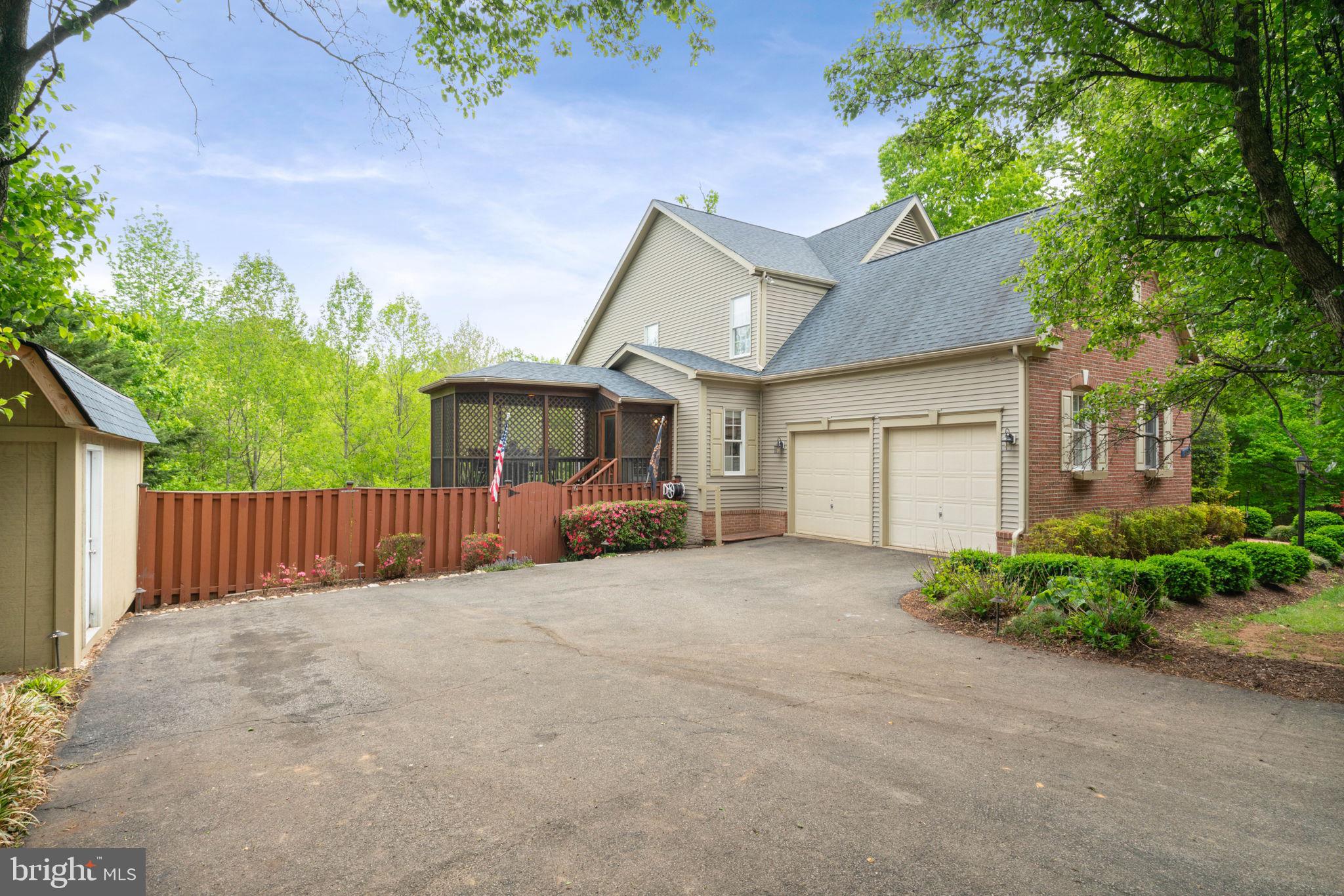 POHICK ESTATES - Residential