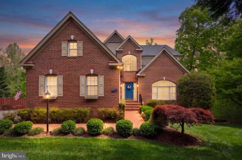 Photo of 8000 Pohick Road, SPRINGFIELD, VA 22153 (MLS # VAFX2306352)