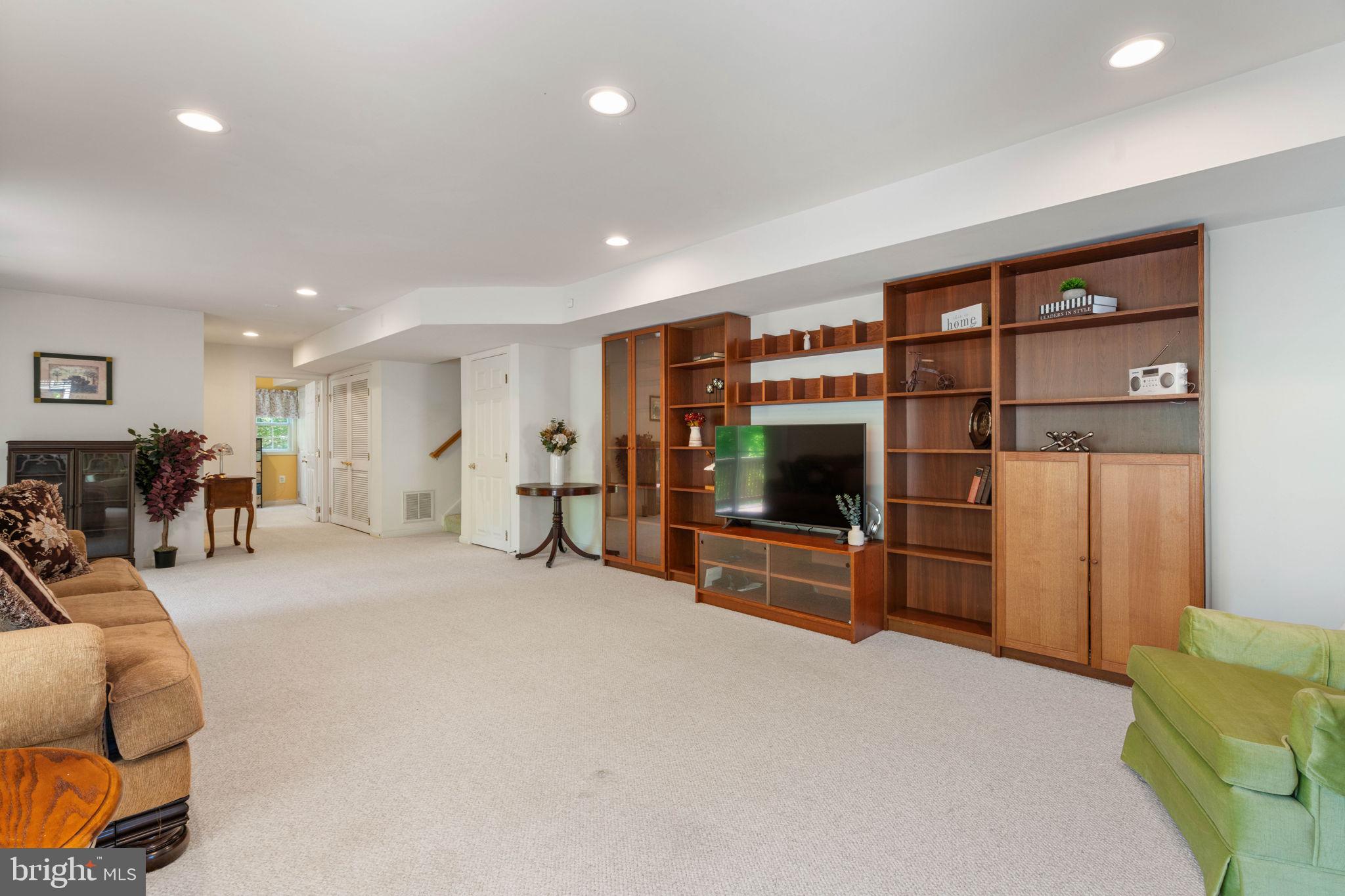 POHICK ESTATES - Residential