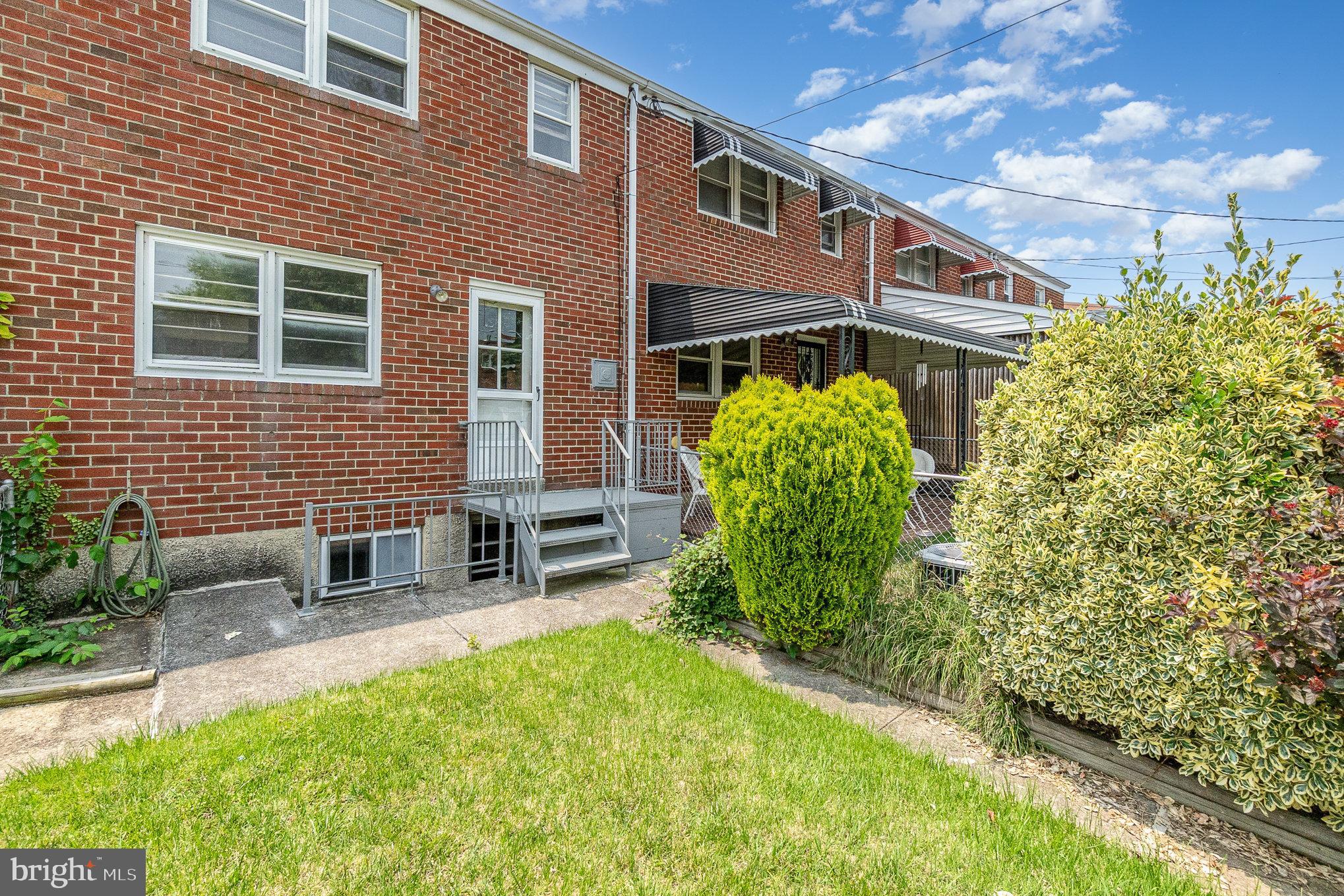 934 CIRCLE DRIVE