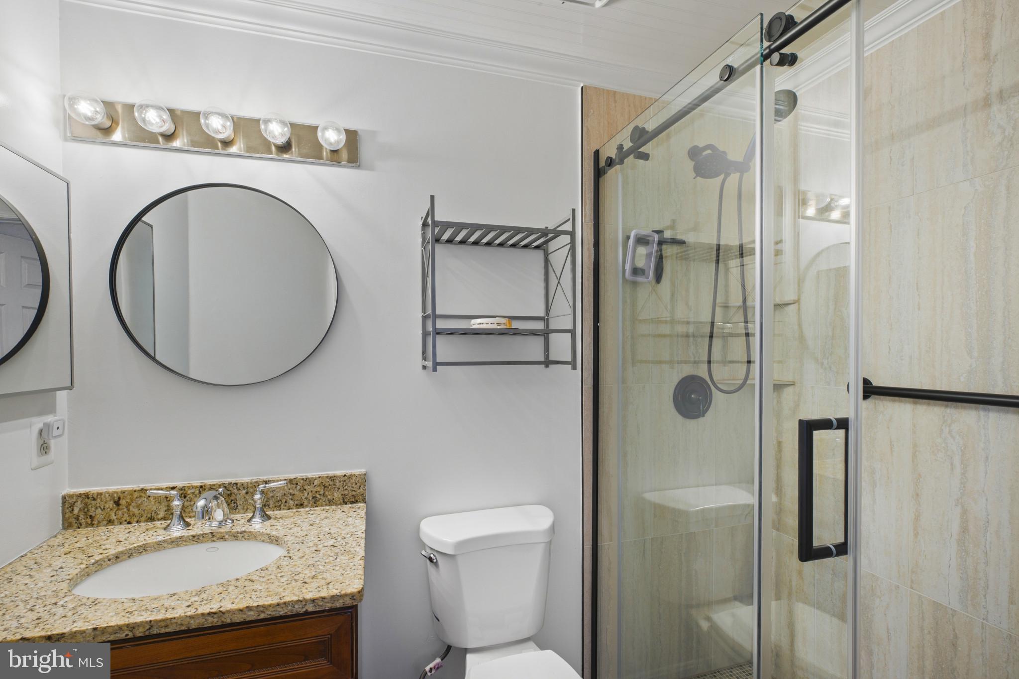 STONEY BEACH - Residential