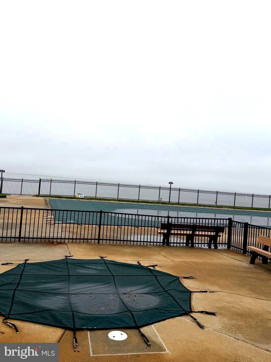 STONEY BEACH - Residential