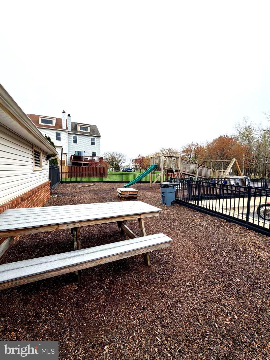 STONEY BEACH - Residential