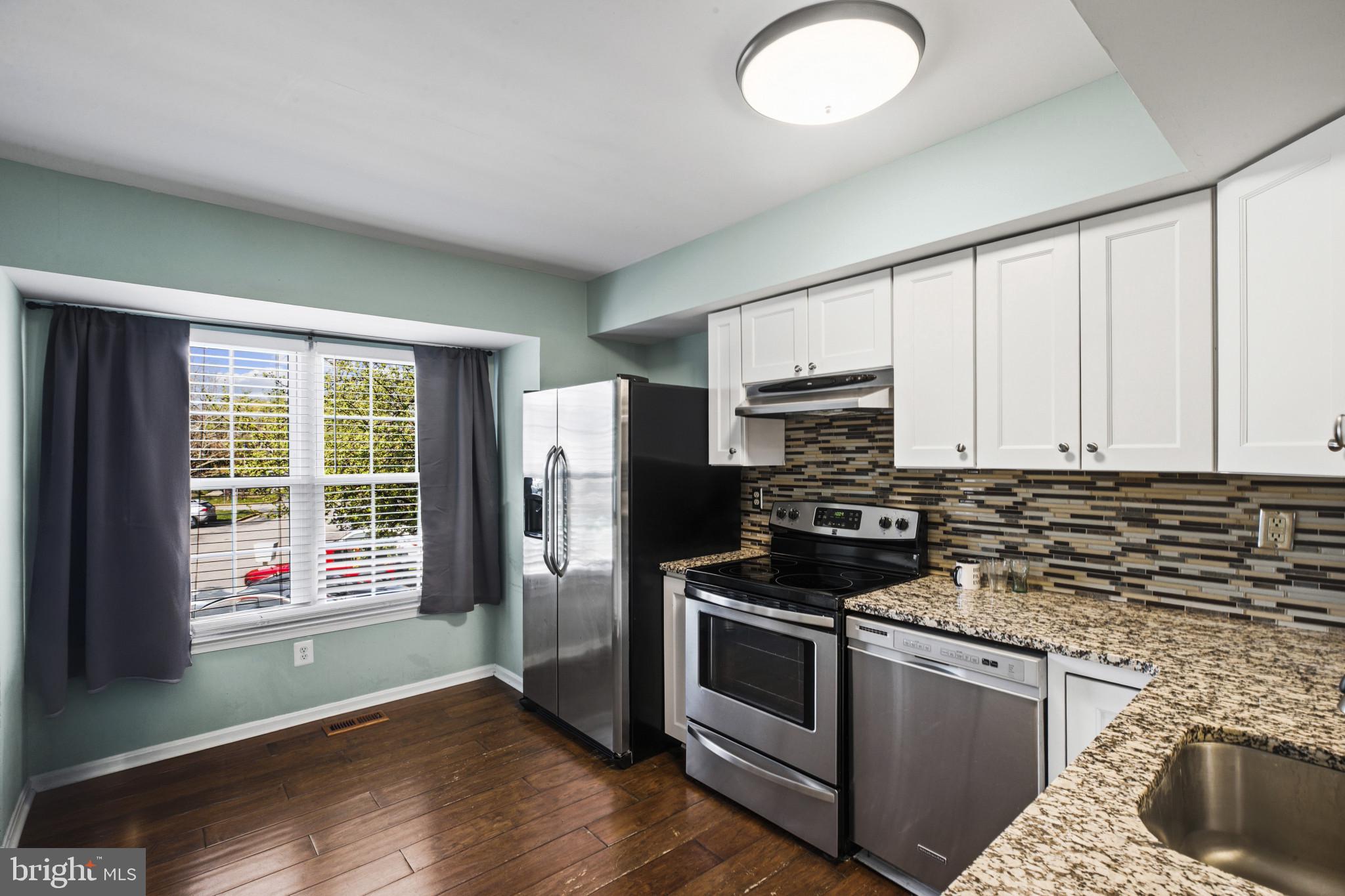 STONEY BEACH - Residential