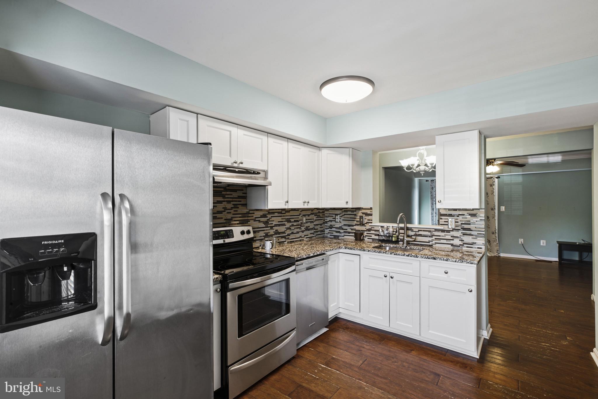 STONEY BEACH - Residential