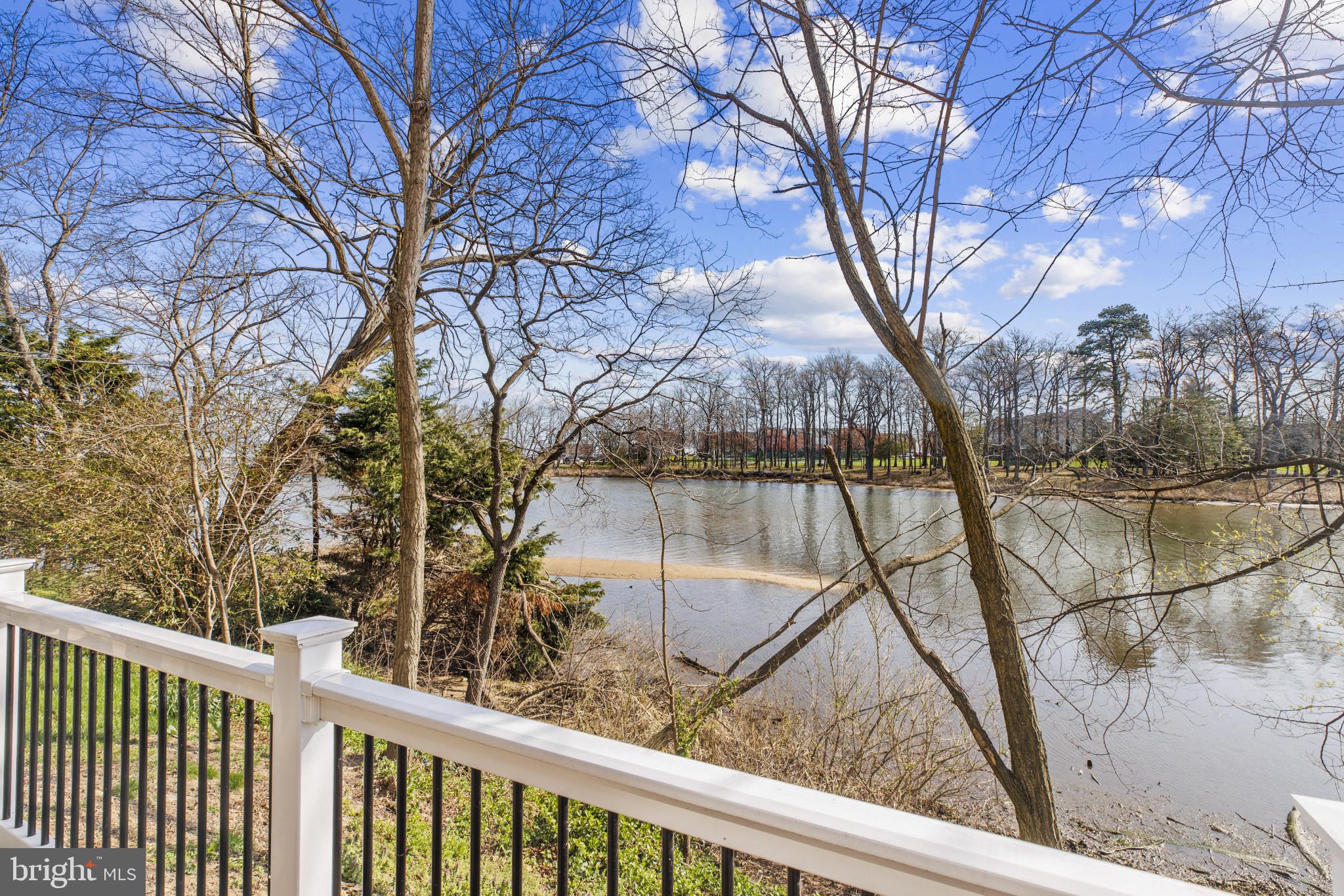 STONEY BEACH - Residential