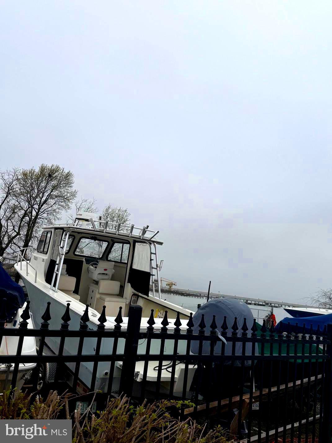 STONEY BEACH - Residential