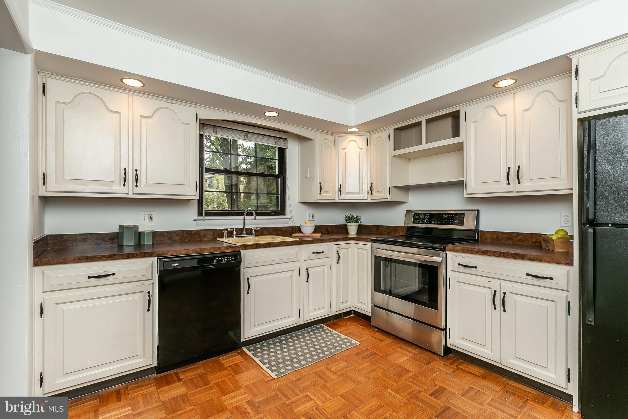 DULANEY TOWERS - Residential