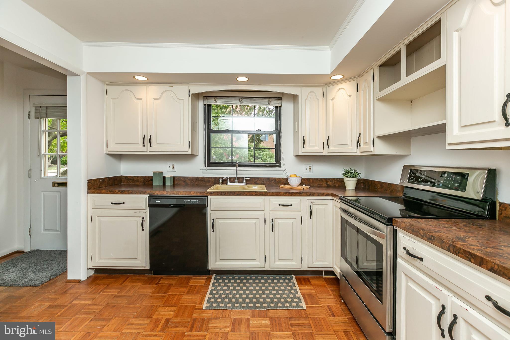 DULANEY TOWERS - Residential