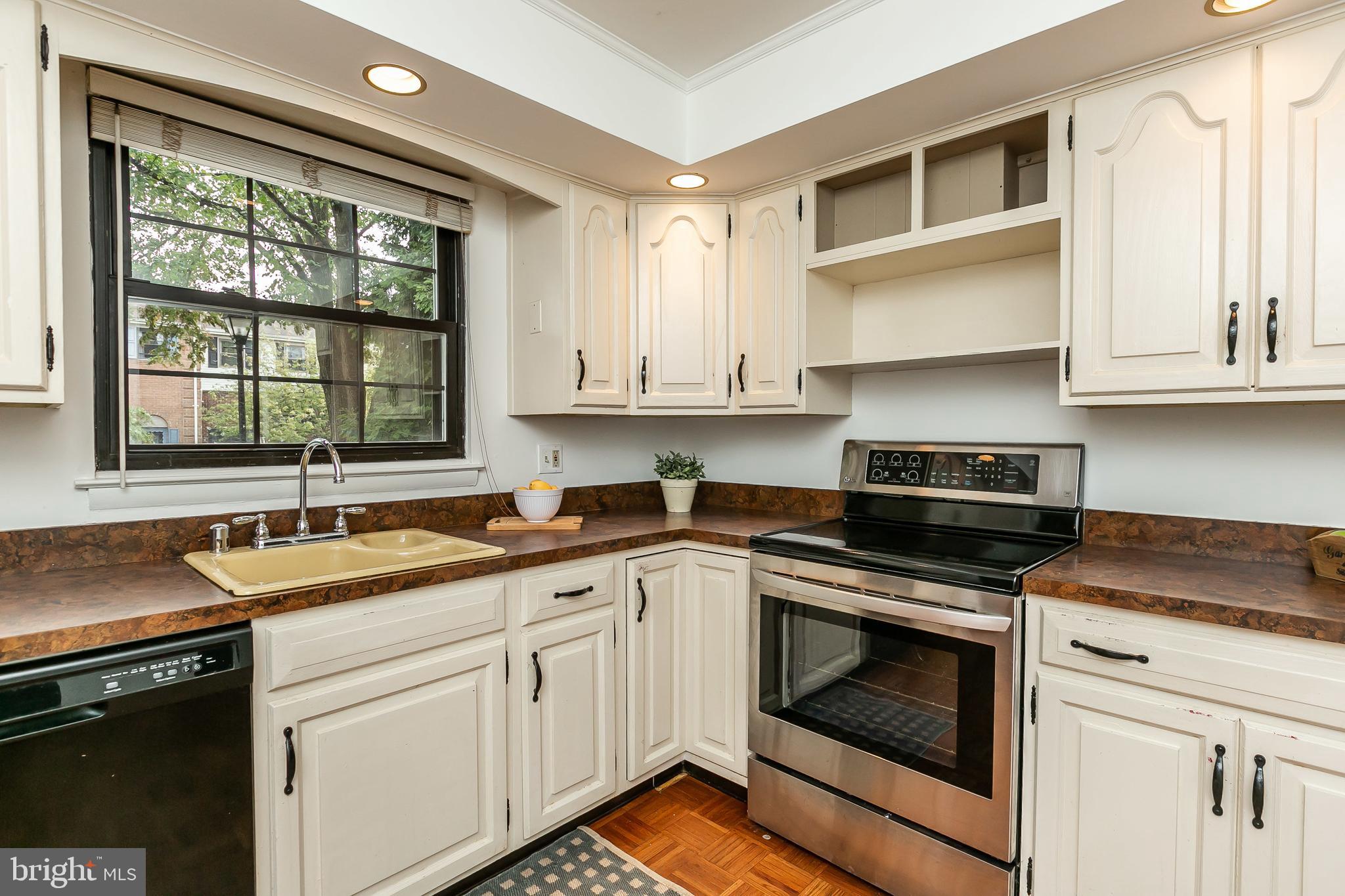 DULANEY TOWERS - Residential