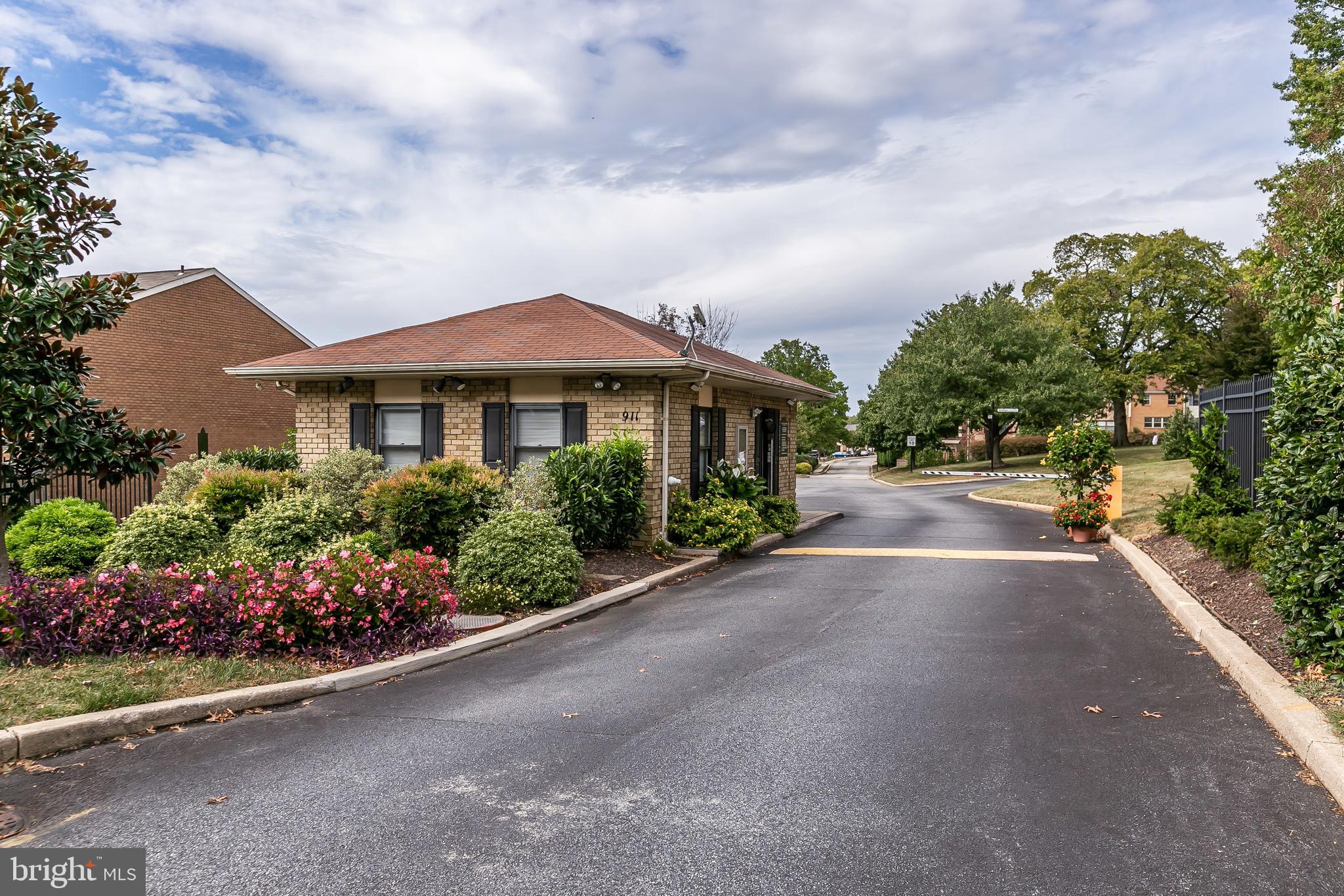 DULANEY TOWERS - Residential