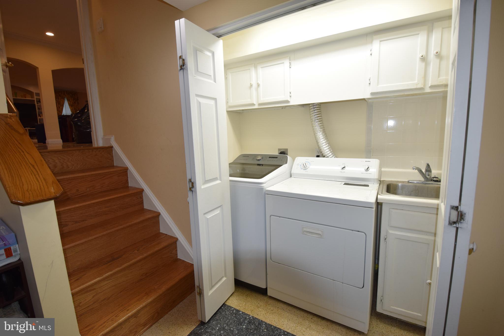 DERWOOD STATION - Residential
