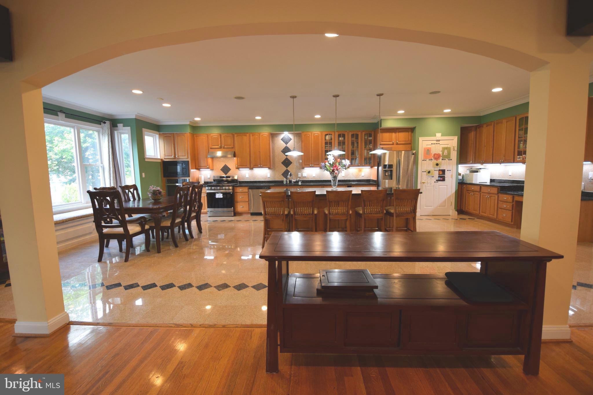 DERWOOD STATION - Residential