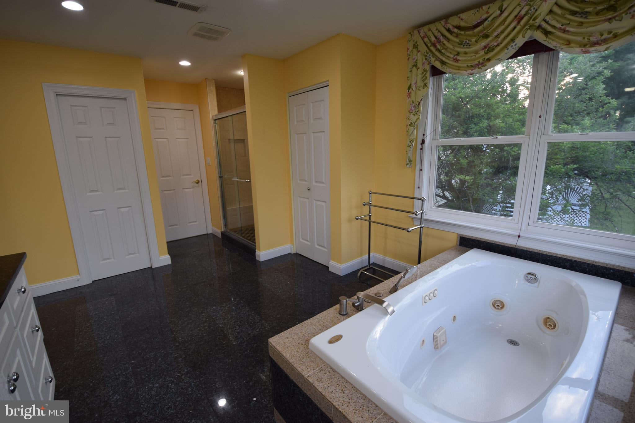 DERWOOD STATION - Residential