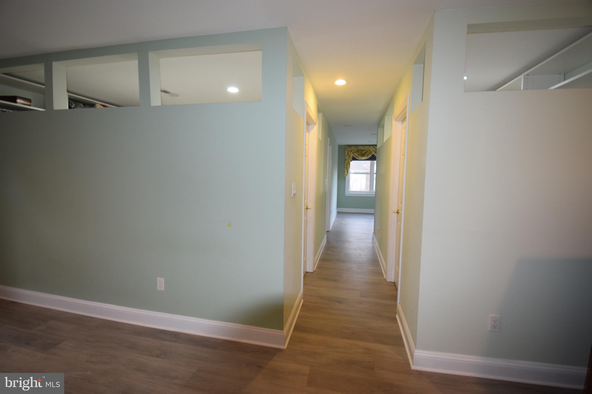 DERWOOD STATION - Residential