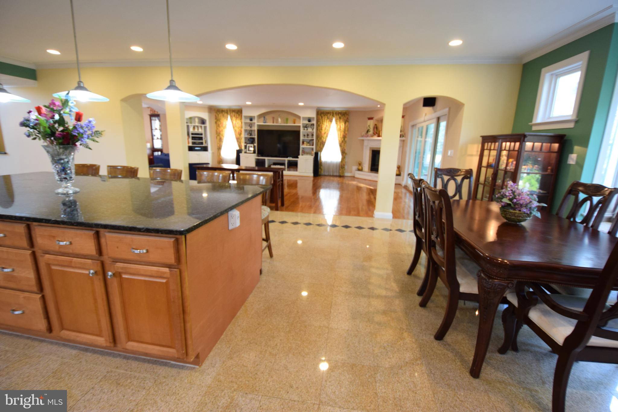 DERWOOD STATION - Residential
