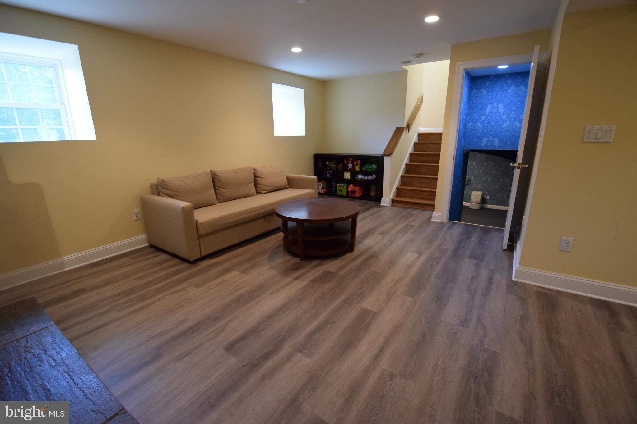 DERWOOD STATION - Residential