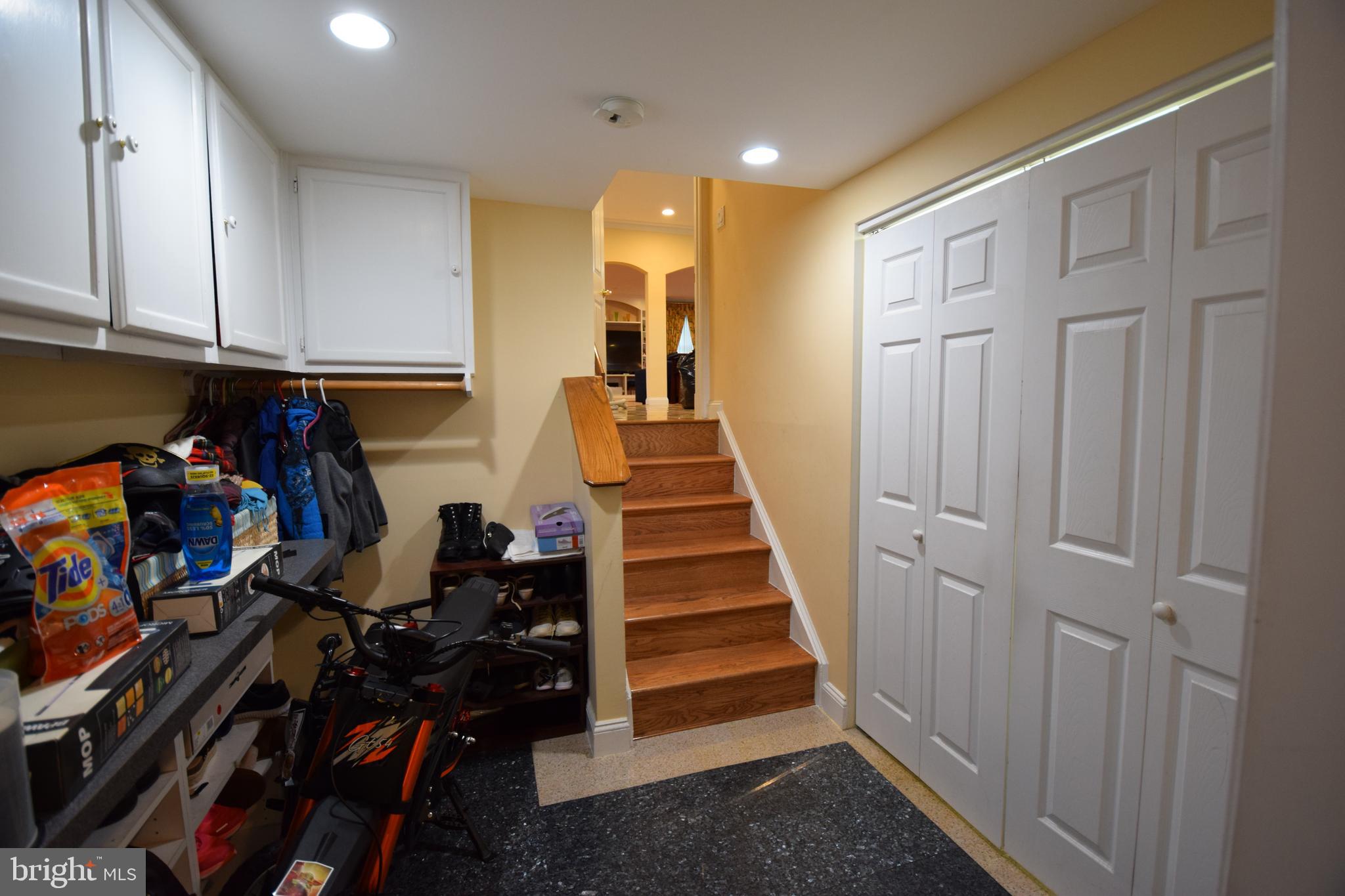 DERWOOD STATION - Residential