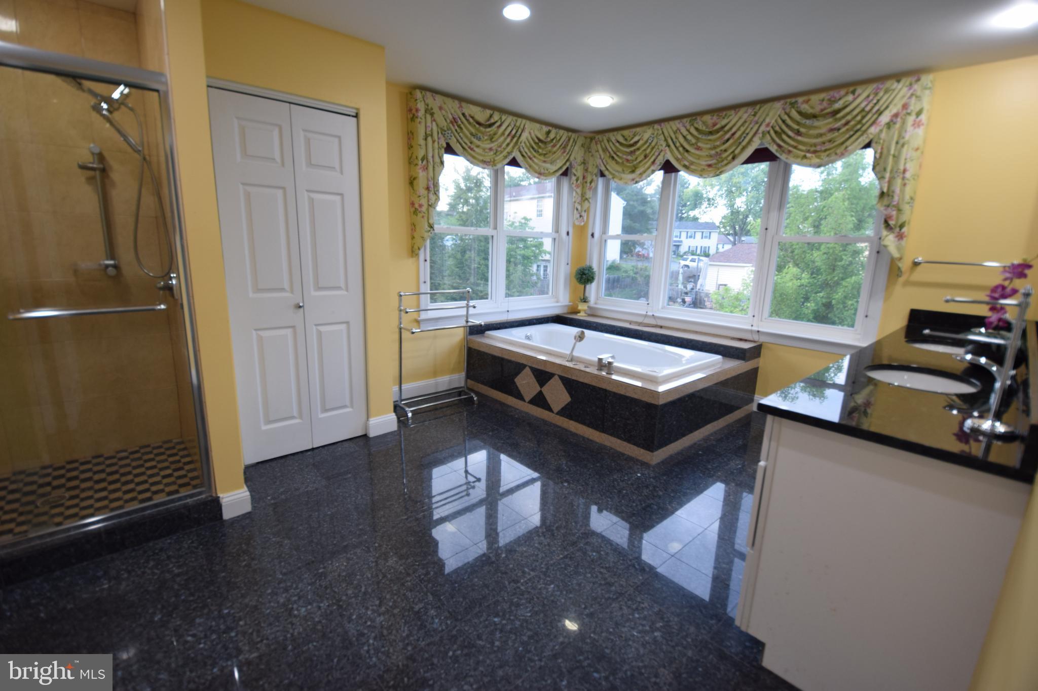 DERWOOD STATION - Residential